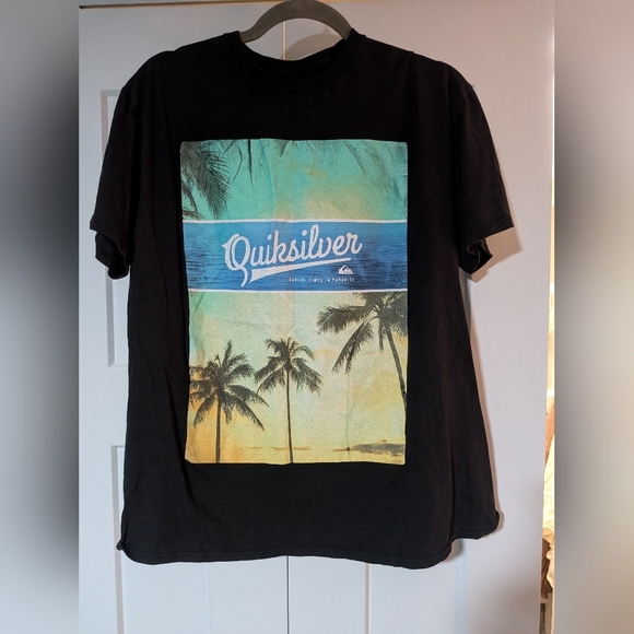 Quicksilver Radical Times In Paradise Black T-Shirt Sz M Spot On Back - Picture 1 of 4